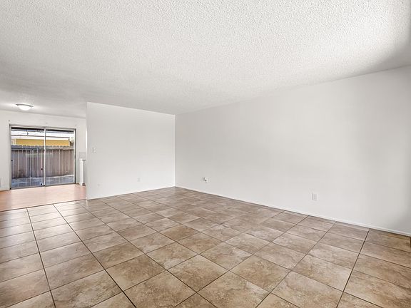 4th image of 3725 N Fruit Avenue #B