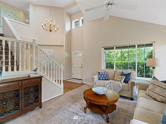 3rd image of 1126 SE 11th Pl