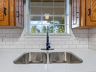 37 Pond St — Photo 17