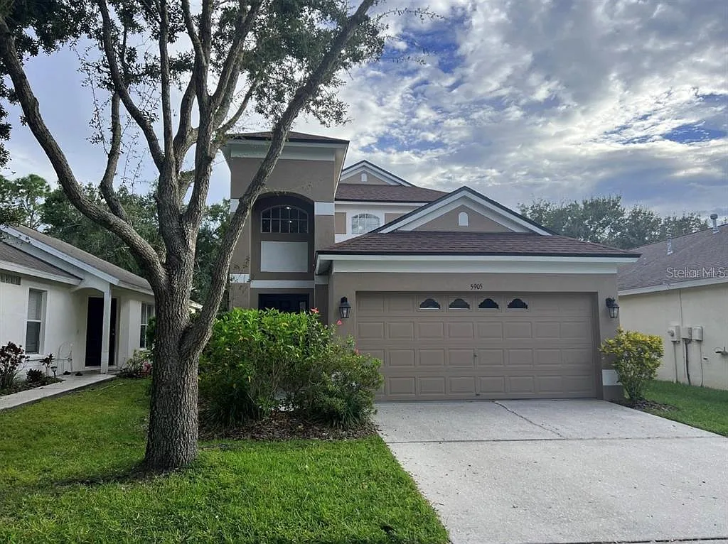 3 bed, 2.5 bath, 1621 sqft, $2,600 — Photo 2