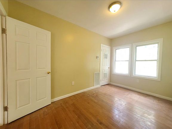 4th image of 794 S 15th St #3