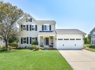 968 S Parkwood Dr, South Lyon, MI