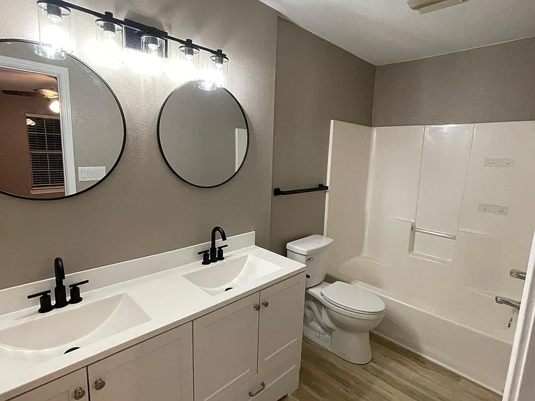 3803 Uvalde Dr #B — Photo 8