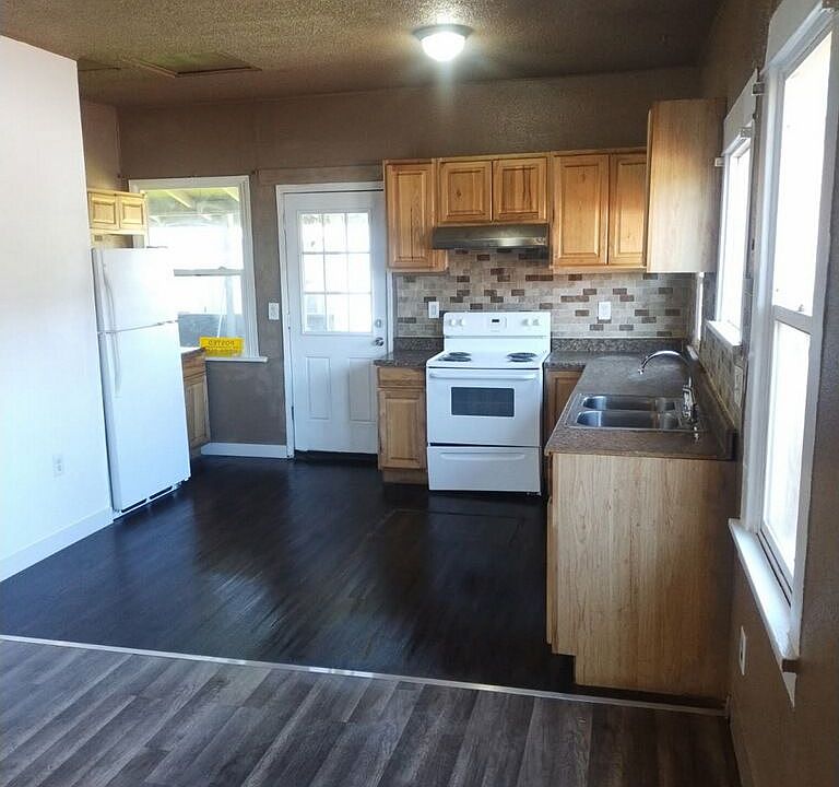 1st image of 7414 S Wapato St