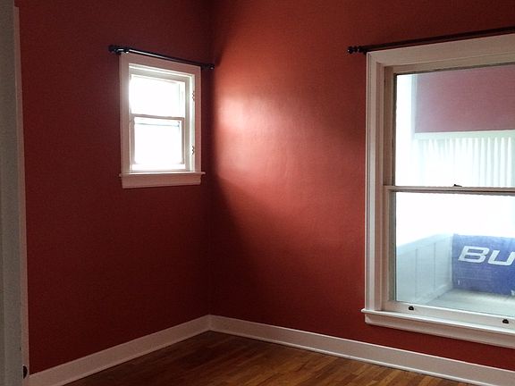 4th image of 404 Sycamore St APT 1