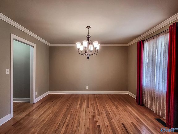 5th image of 721 Mira Vista Dr SE