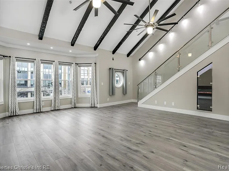 2542 Woodward Ave — Photo 5