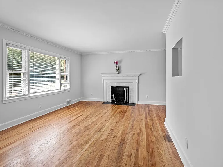 424 Peyton St — Photo 22