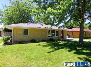 1820 Hillside St, West Des Moines, IA 50265