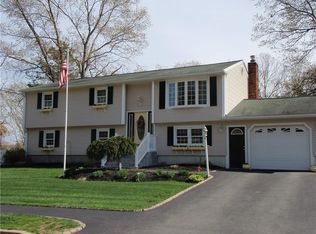 7 Metro Dr, Coventry, RI 02816