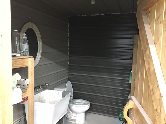 workshop bathroom