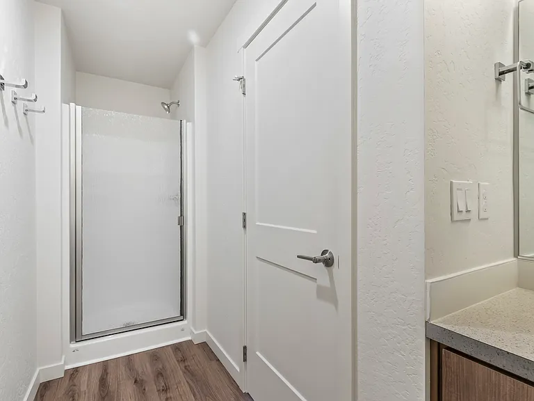 River Falls Apartments — Photo 40