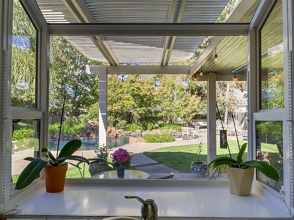 5th image of 8670 Sunnybrae Dr