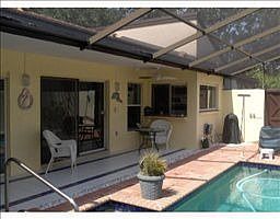 2nd image of 3810 Glen Oaks Manor Dr