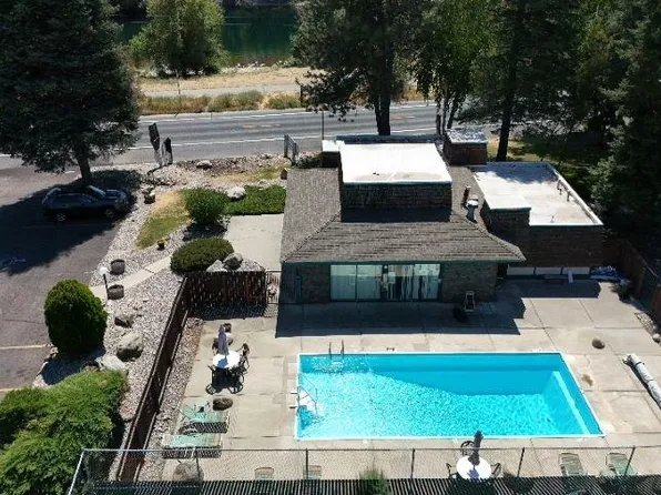 2121 E Upriver Dr APT 16, Spokane, WA 99207