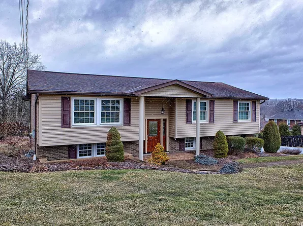 738 Courtview Dr, Greensburg, PA 15601