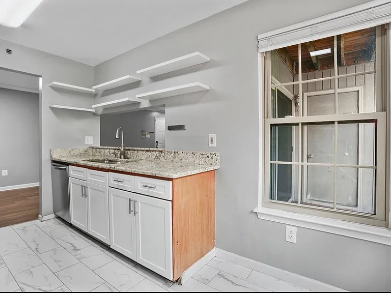 4 Cedar Valley Pl #202 — Photo 11