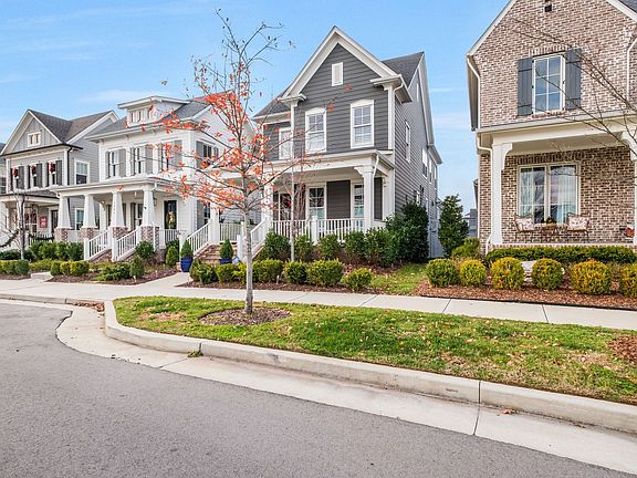 3rd image of 3049 Long Branch Cir