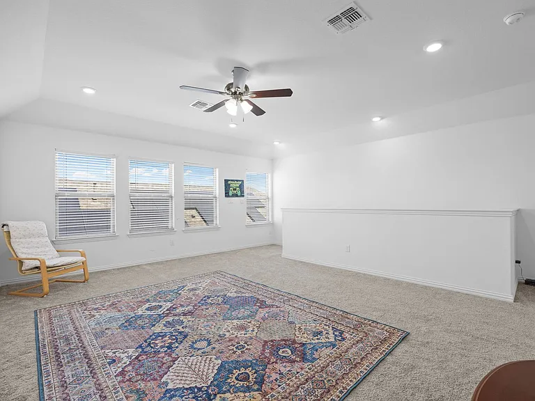 303 Eagle Ford Dr — Photo 11