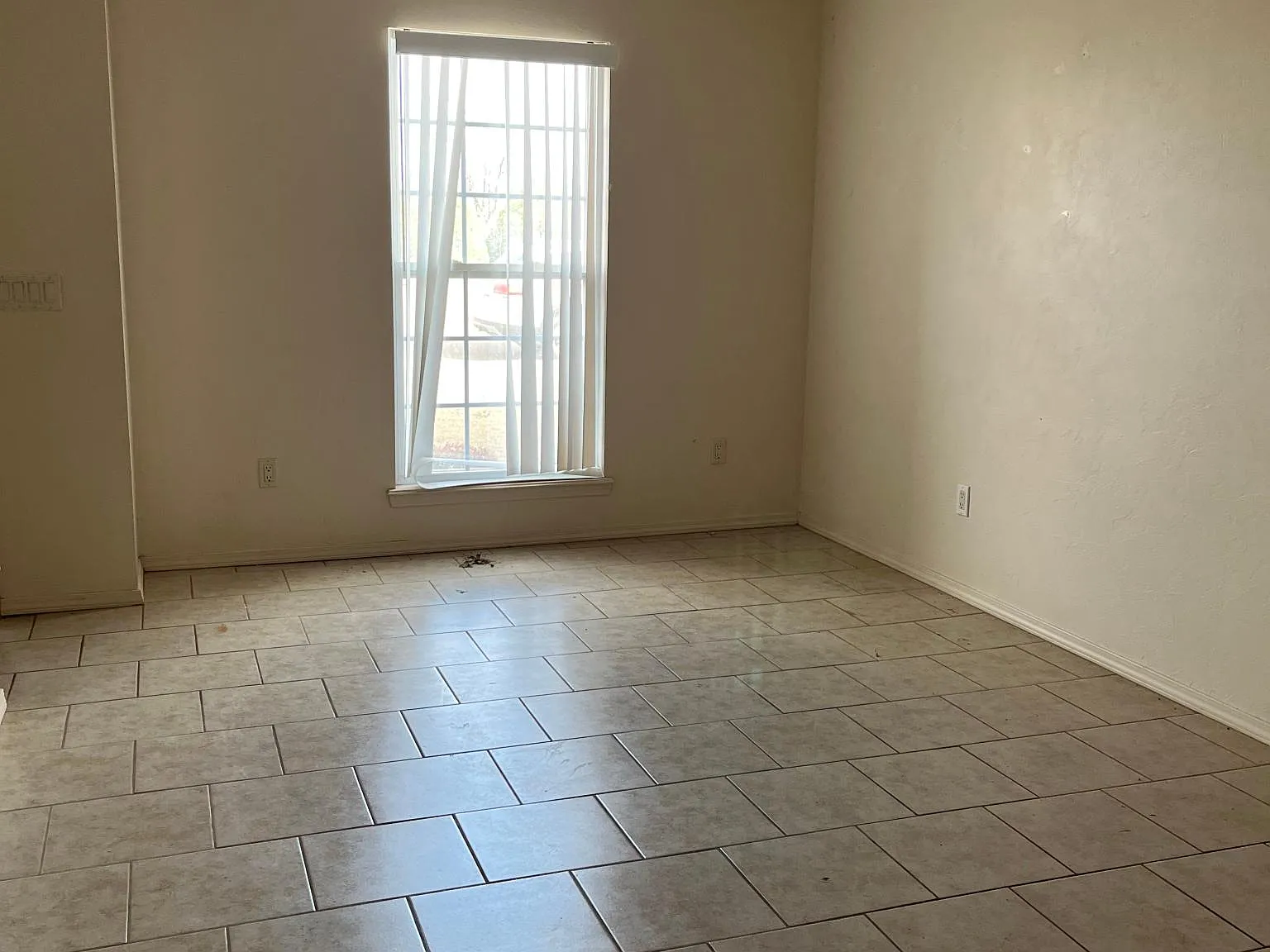 2 bed, 1.5 bath, $695 — Photo 2