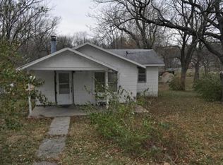6118 N Drury Ave, Gladstone, MO 64119