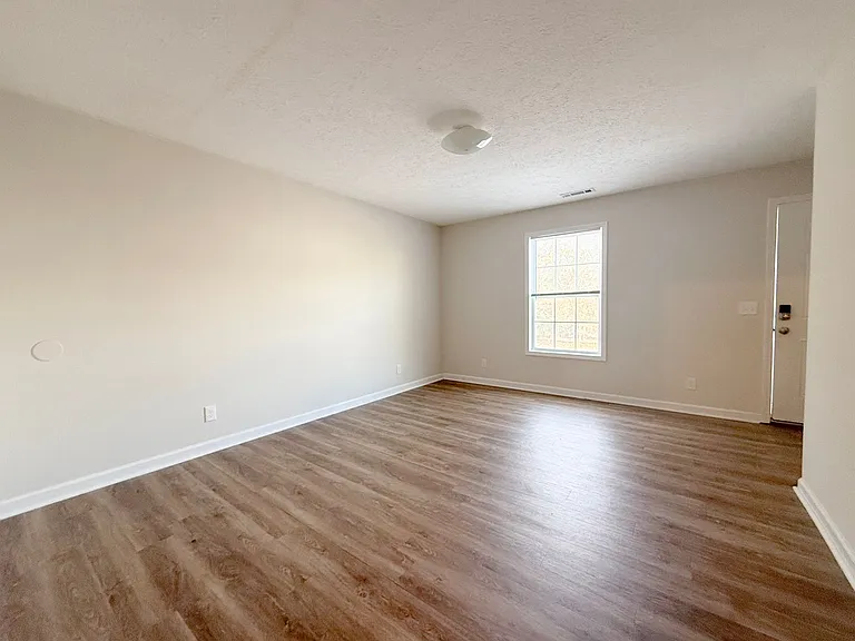 1320 Carolina Ave — Photo 5