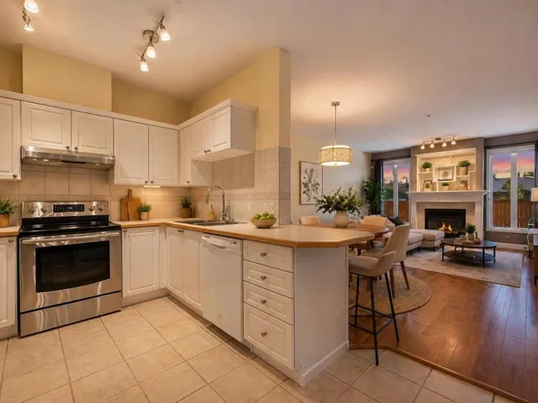 3113 W Lake Fraser Ct SE, Calgary, AB T2J 7H4