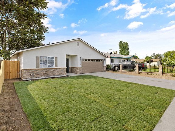 3rd image of 2113 Garvey Avenue