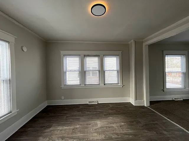 230 E. Victoria St - OLD - 1 — Photo 3