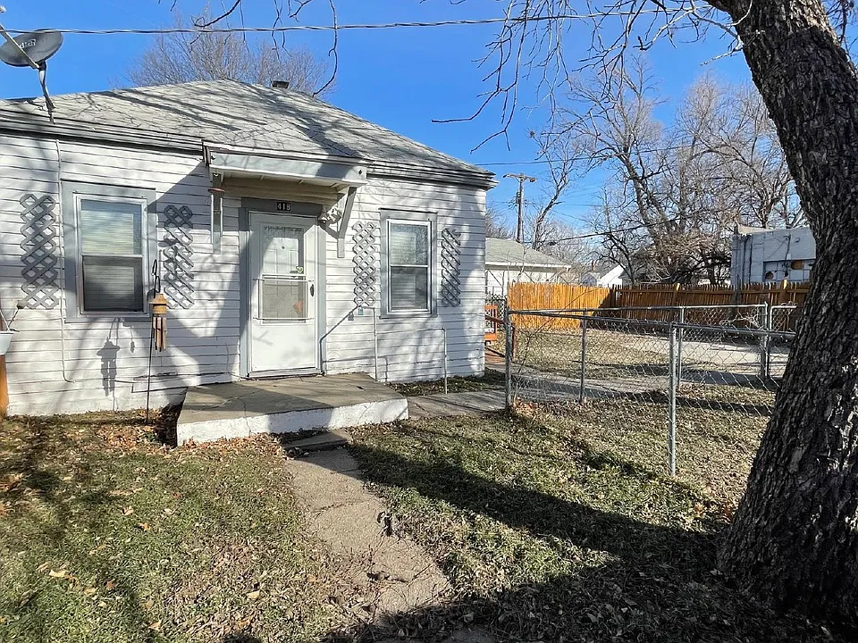 418 W Harry St
