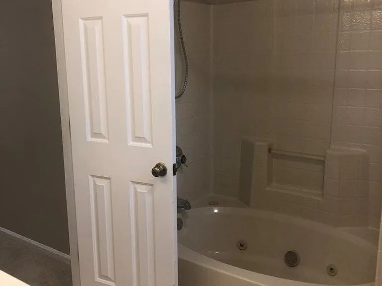 820 E Willow Point Pl — Photo 17