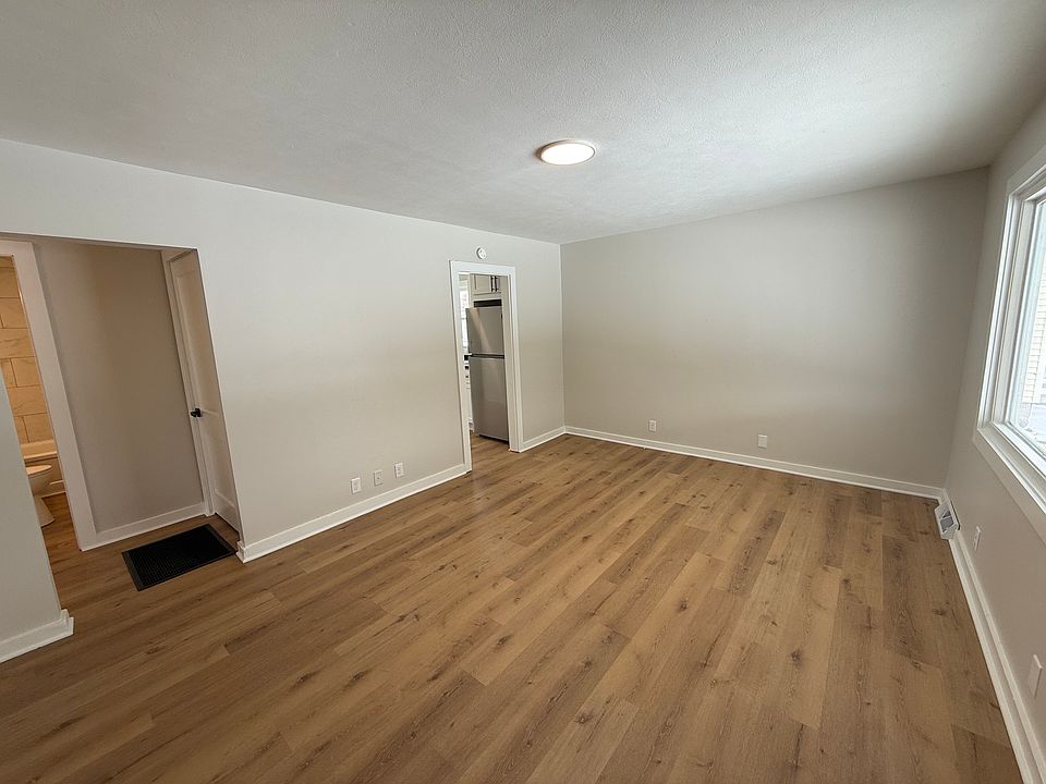 1st image of 805 S Albert Ave