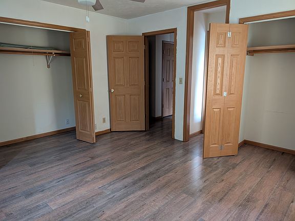 master bedroom extra door leads to full bath with tub.