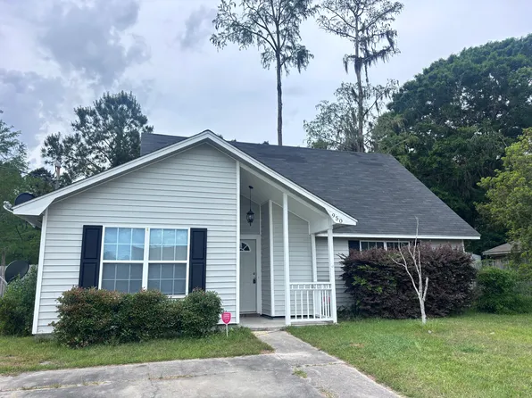 950 Black Willow Dr, Hinesville, GA 31313