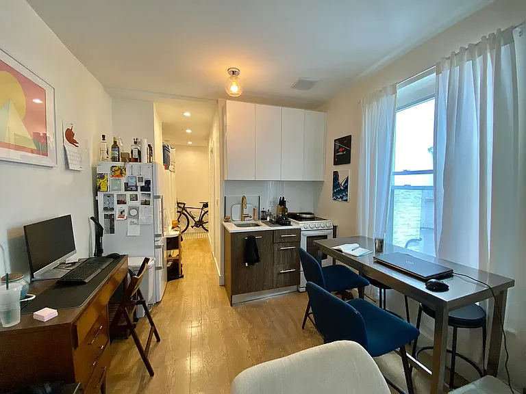 552 Lincoln Pl #E — Photo 4