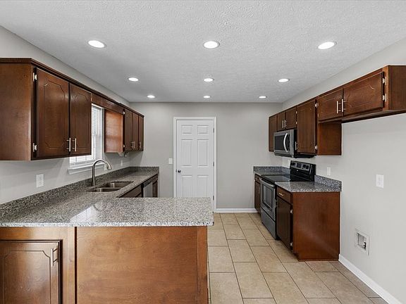 4th image of 213 Heatherwood Ct