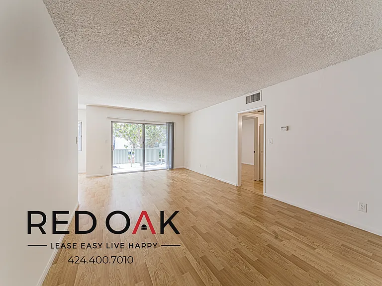 319 S Clark Dr #108 — Photo 5