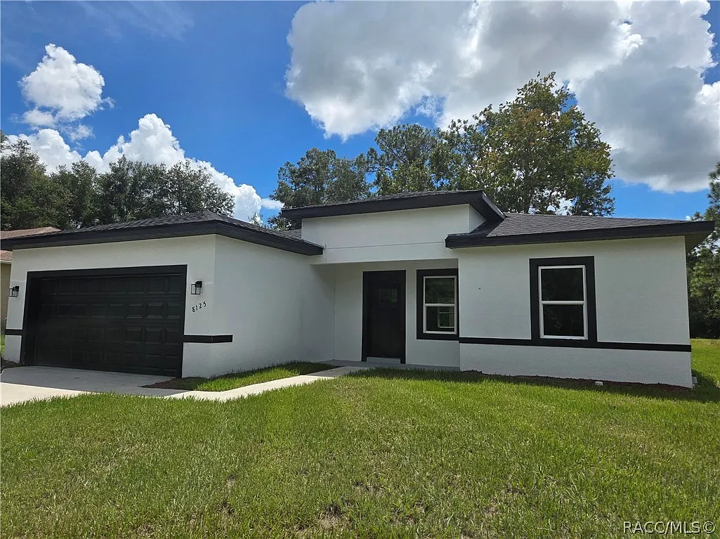 4 bed, 2.0 bath, 1833 sqft, $2,200 — Photo 1