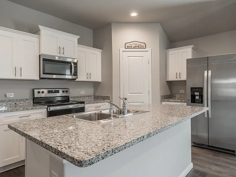 1385 Dillard Creek Dr — Photo 4