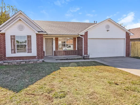1016 NW 14th Pl, Moore, OK 73160