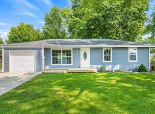 612 NW Obrien Rd, Lees Summit, MO 64063