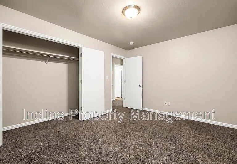 752 N 1060 W — Photo 8