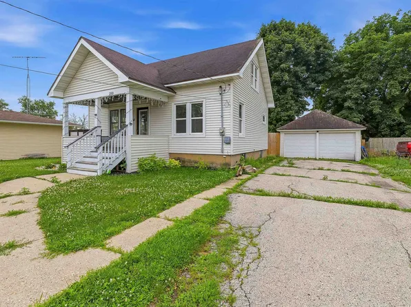 250 W Caroline St, Markesan, WI 53946
