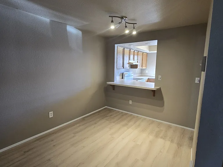 15723 Admiralty Way — Photo 4