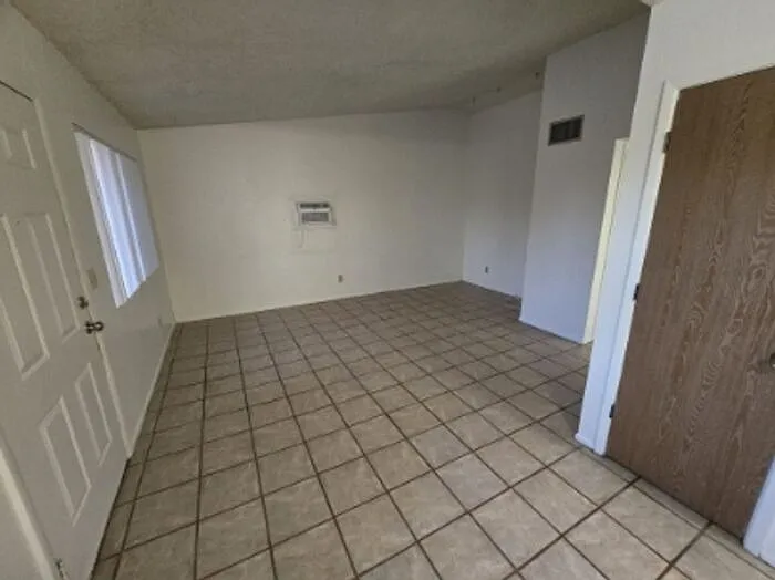 2784 N Columbus Blvd — Photo 8