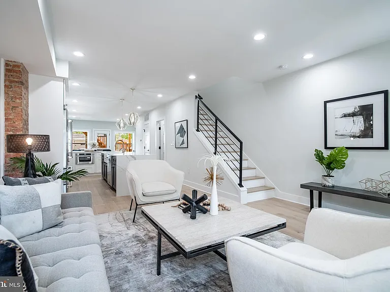 520 Irving St NW — Photo 10