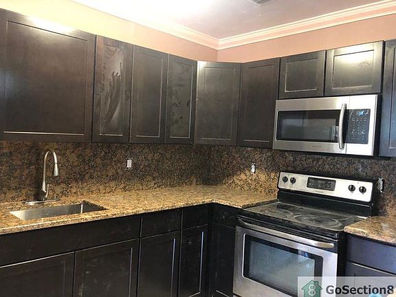 5th image of 901 NW 147th St