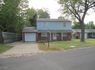 1005 Roberta Rd, Marion, IL 62959