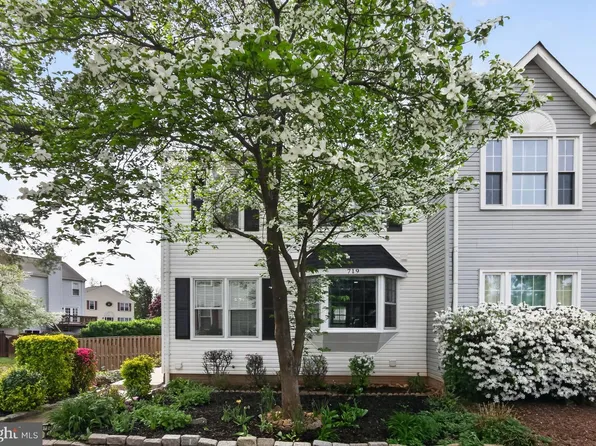 719 Acorn Ct, Warrenton, VA 20186