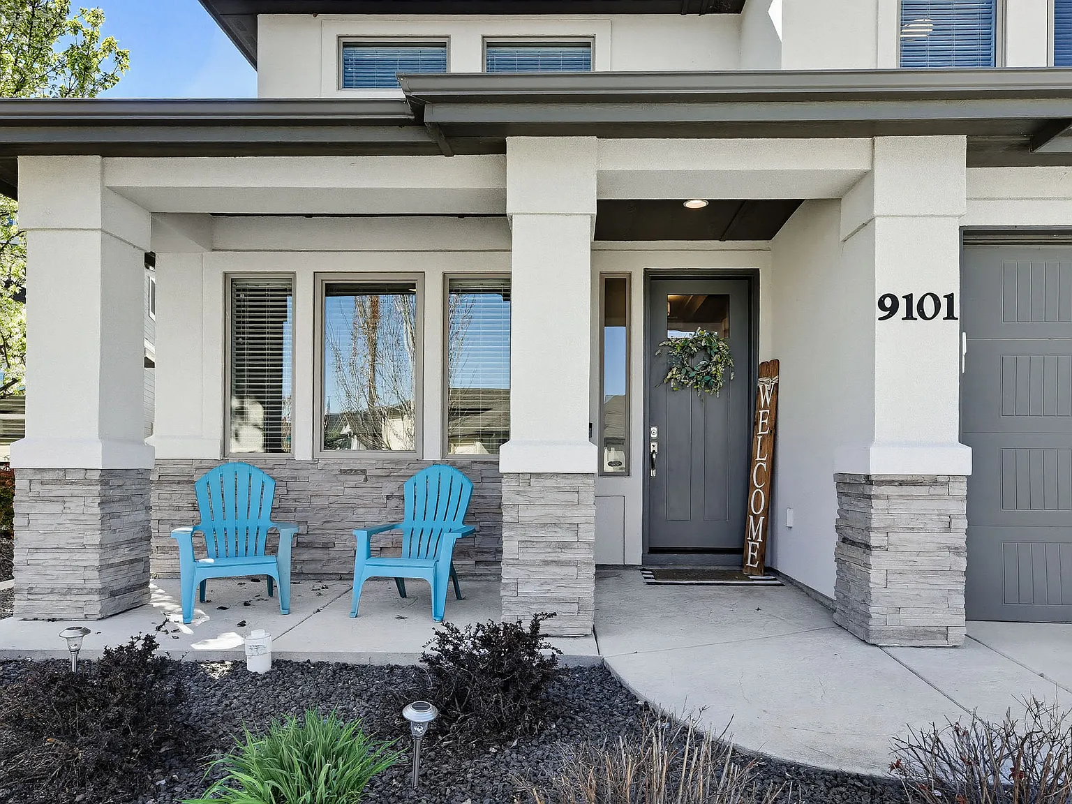 5 bed, 2733 sqft, $4,100 — Photo 2